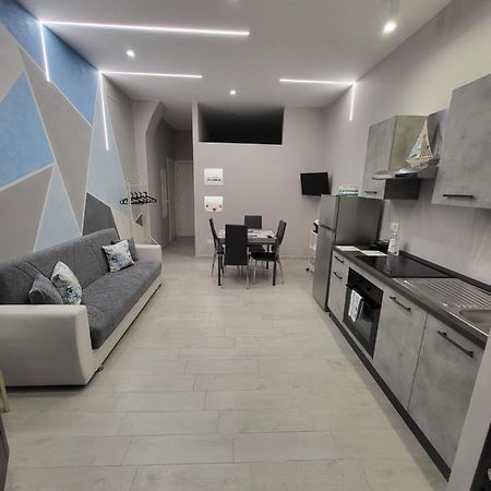 Casa Vacanze Manthy Posizione Centrale Bari Luaran gambar
