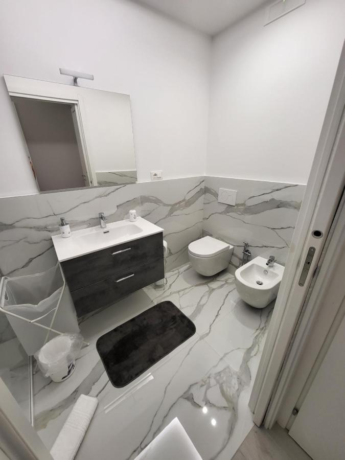 Casa Vacanze Manthy Posizione Centrale Bari Luaran gambar