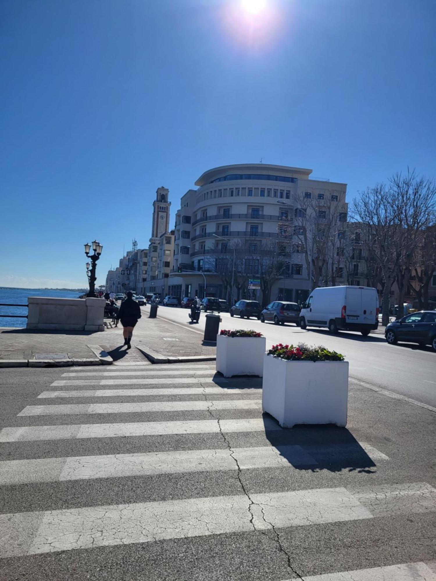Casa Vacanze Manthy Posizione Centrale Bari Luaran gambar