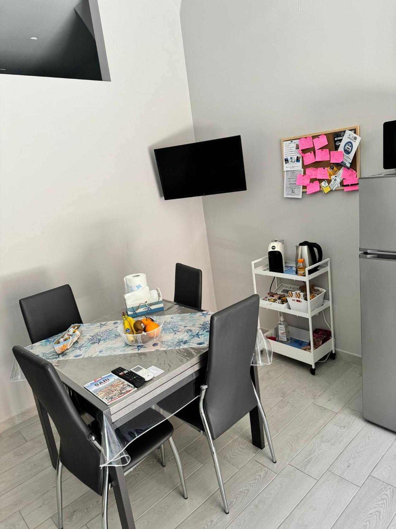 Casa Vacanze Manthy Posizione Centrale Bari Luaran gambar