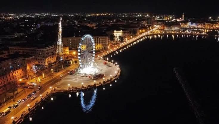 Casa Vacanze Manthy Posizione Centrale Bari Luaran gambar