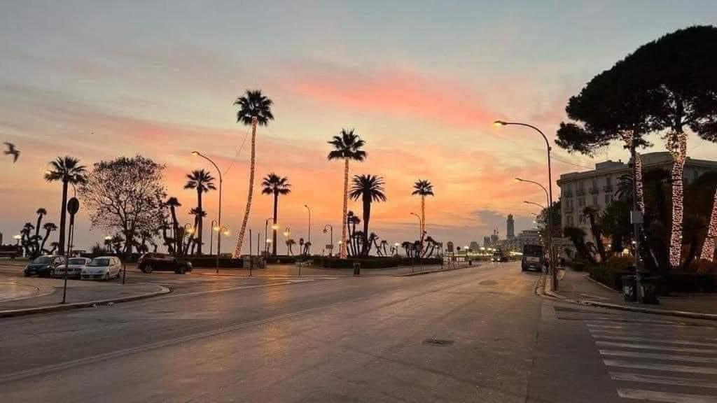 Casa Vacanze Manthy Posizione Centrale Bari Luaran gambar