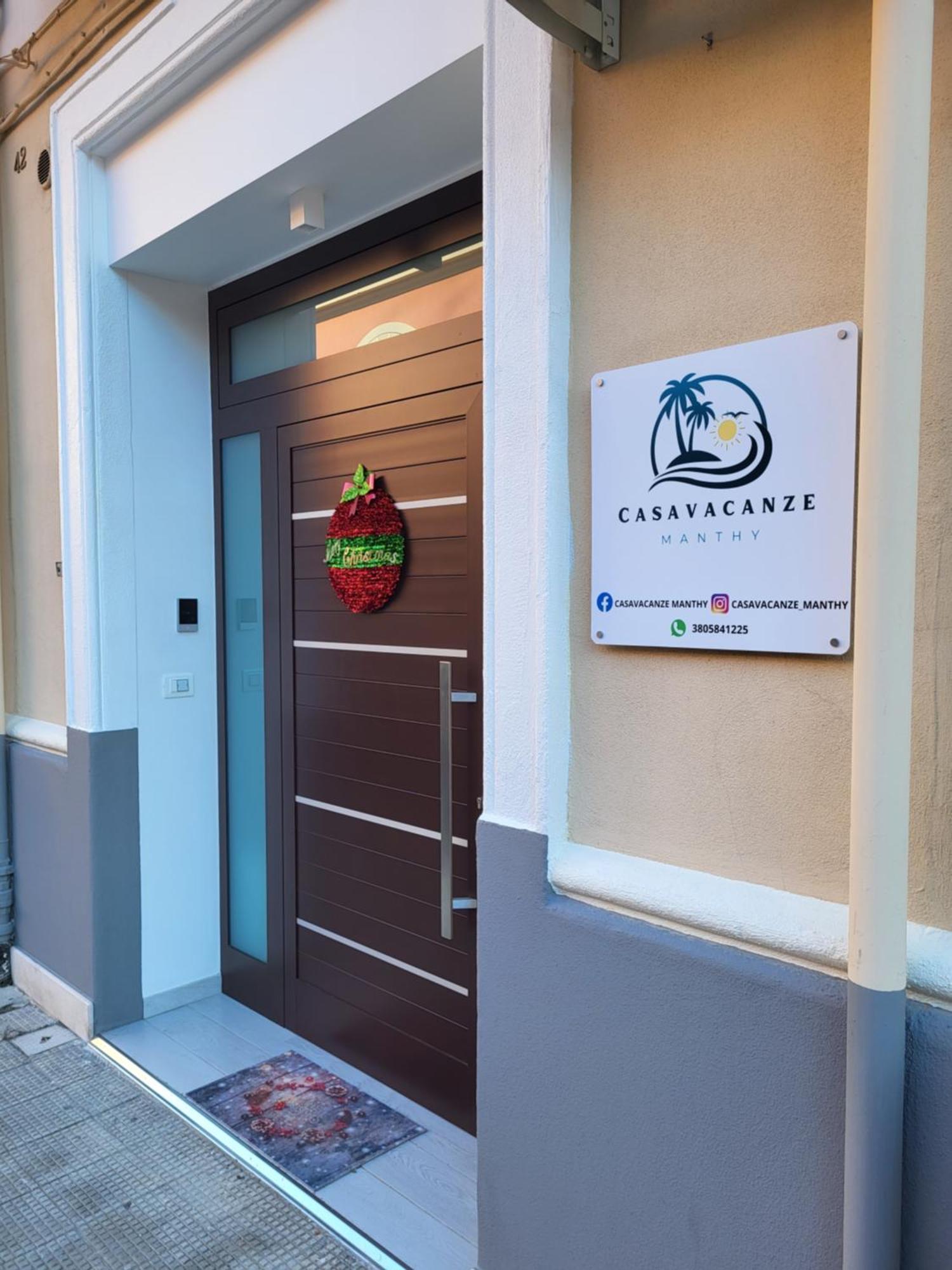 Casa Vacanze Manthy Posizione Centrale Bari Luaran gambar