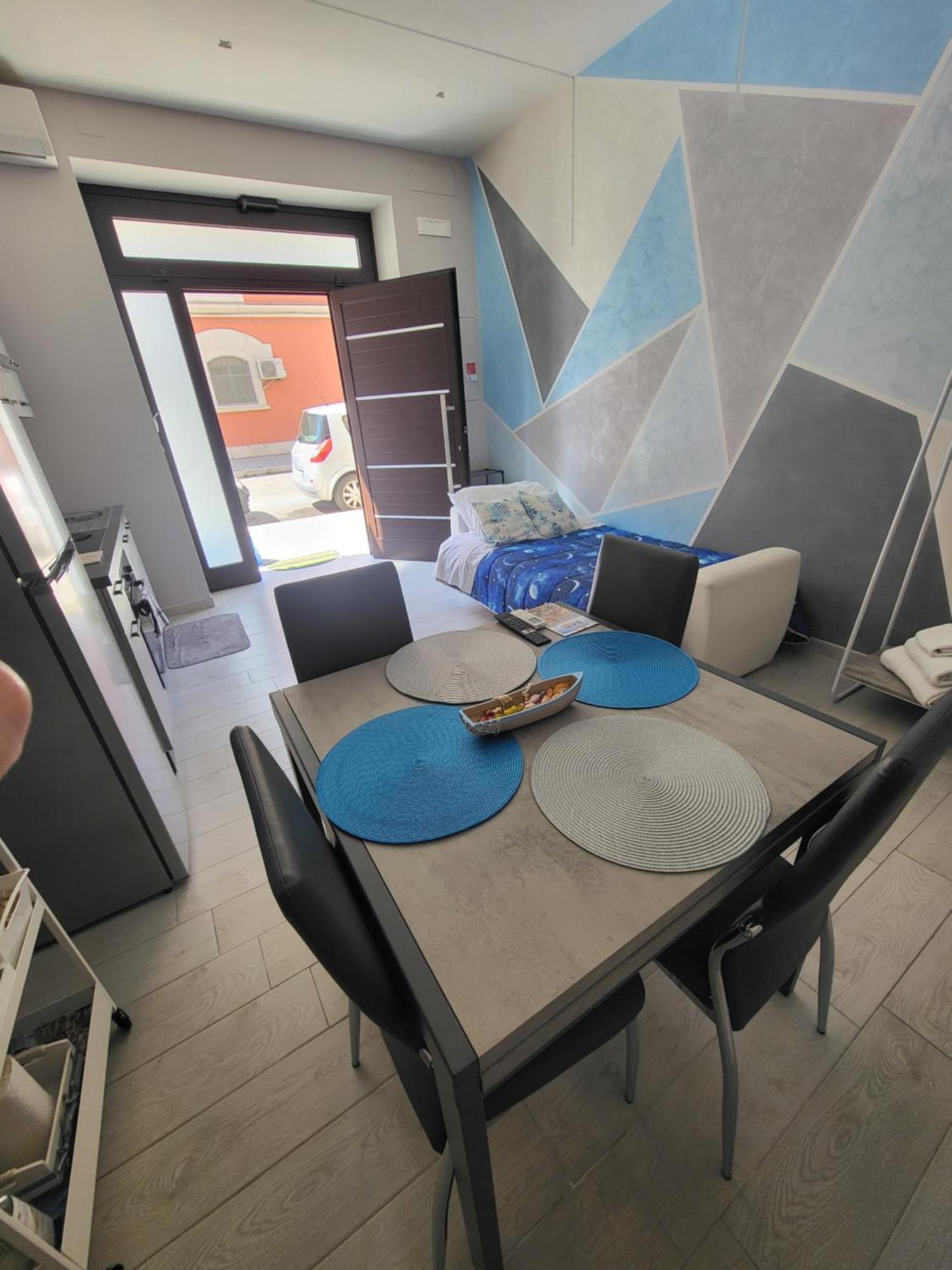 Casa Vacanze Manthy Posizione Centrale Bari Luaran gambar